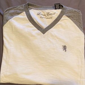 Men’s white t-shirt